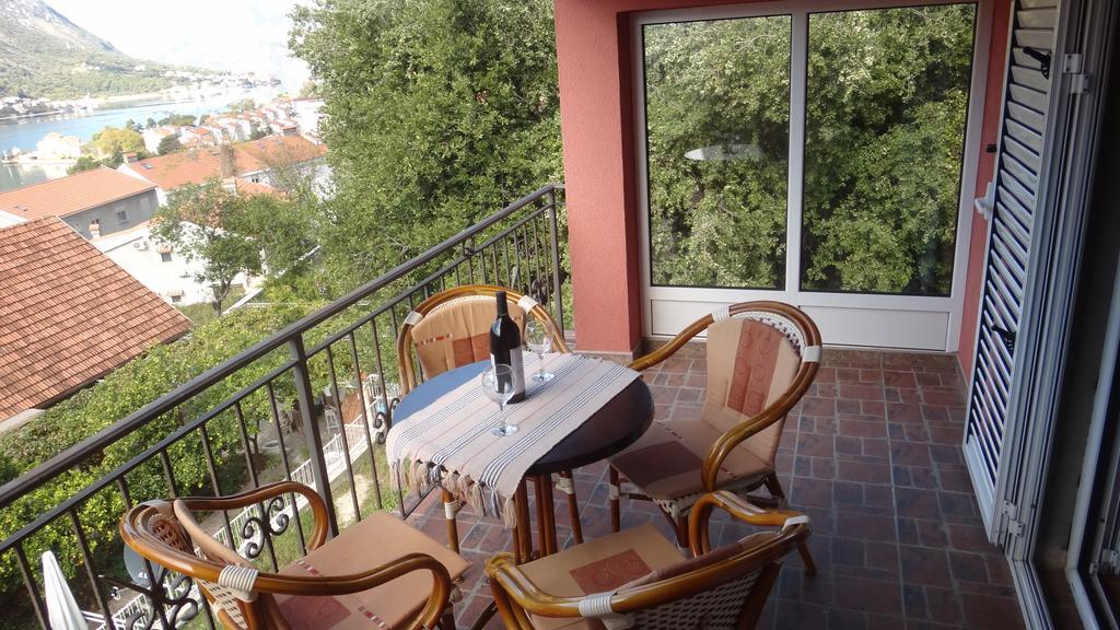 Apartments Lazarevic Kotor Habitación foto